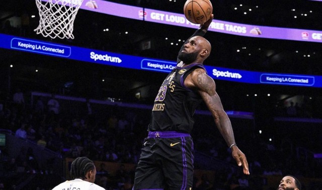 开云官网-詹姆斯常规赛20+5+5场次高达966场，稳居历史第一